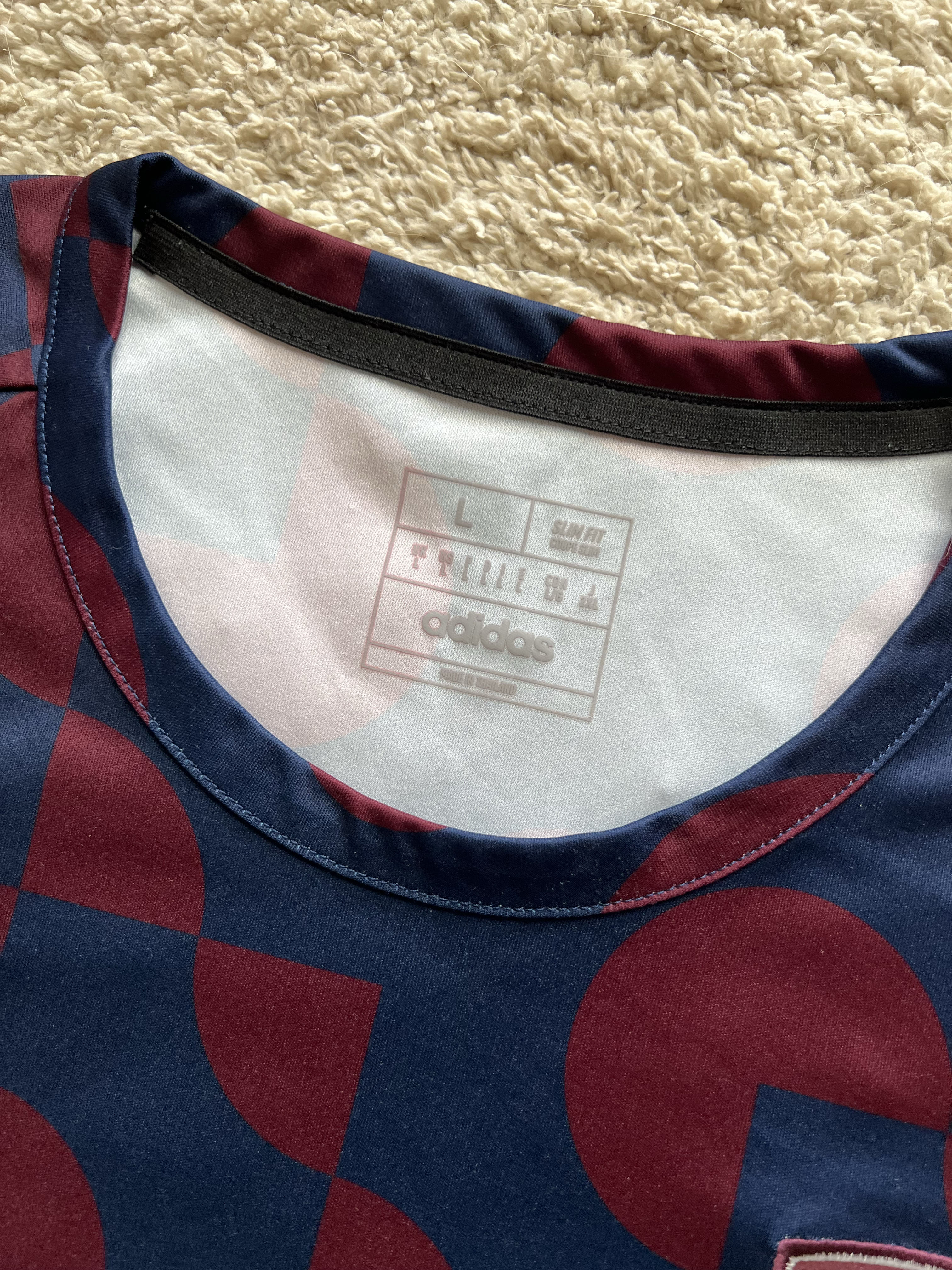 Neck label