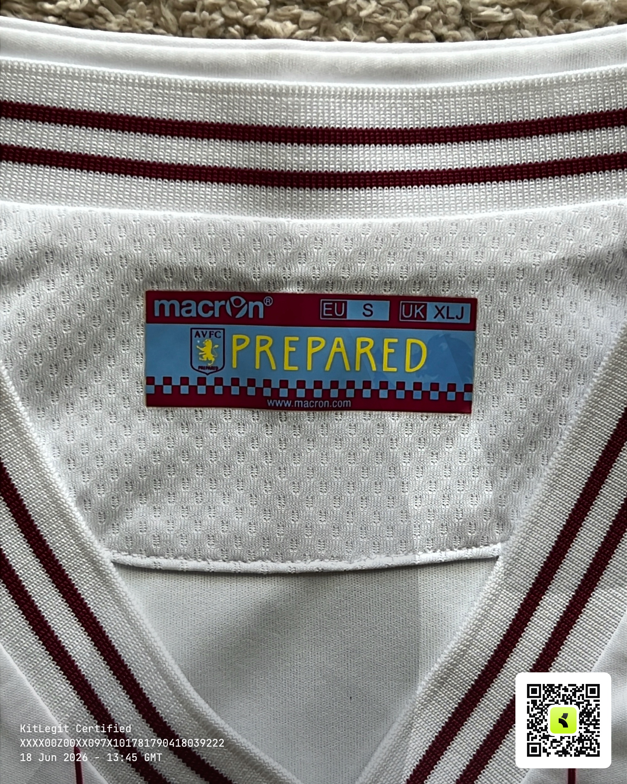 Neck label