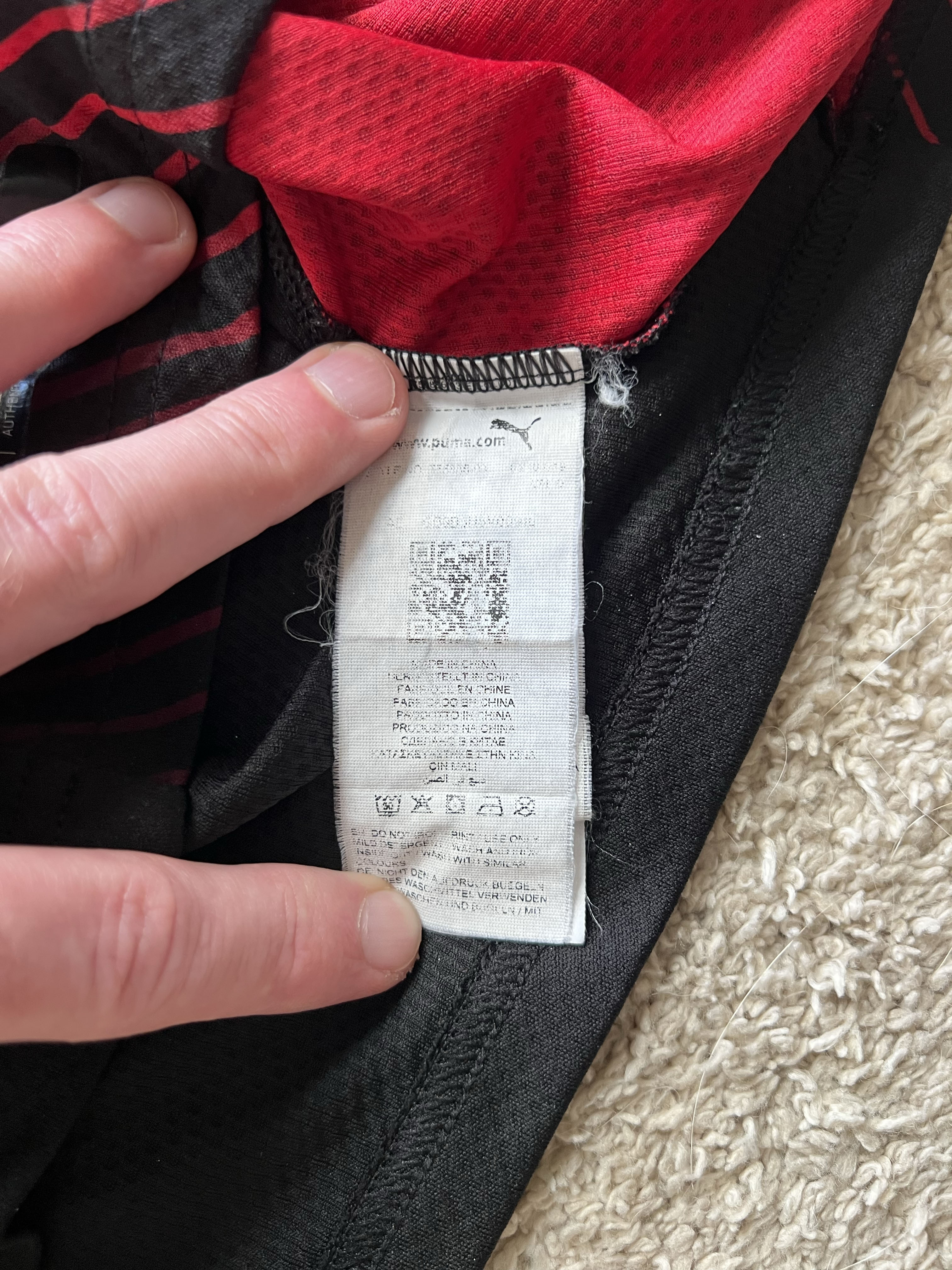 Authenticity evidence image of AC Milan 2019/20 Puma 3rd Shirt (Fly Emirates) - Men's Small
