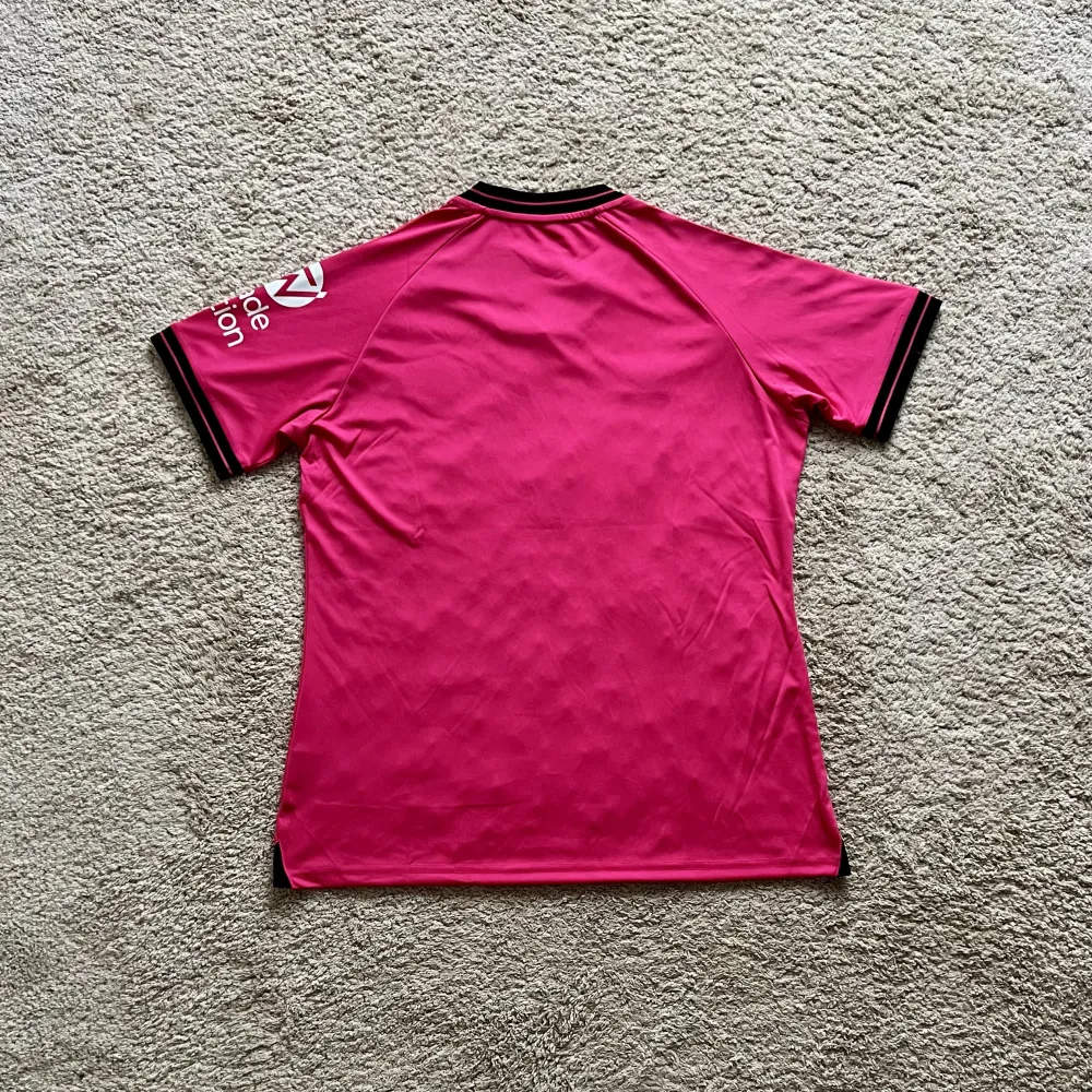 Rear view of Aston Villa 2023/24 Castore 3rd Goalkeeper Shirt - Women's Medium (12/14)