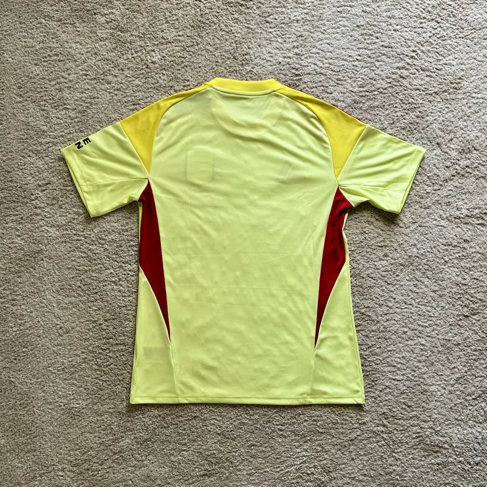 Rear view of Aston Villa 2025/26 Adidas GK 2 Goalkeeper Shirt (Betano) - Men's Medium