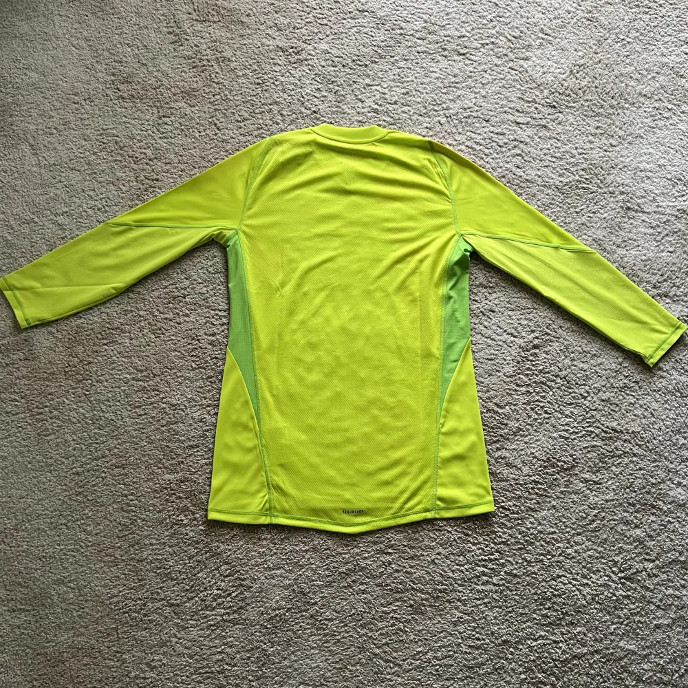 Rear view of Aston Villa 2024/25 Adidas GK 4 Goalkeeper Pro Shirt (Acorns) - Men's Large