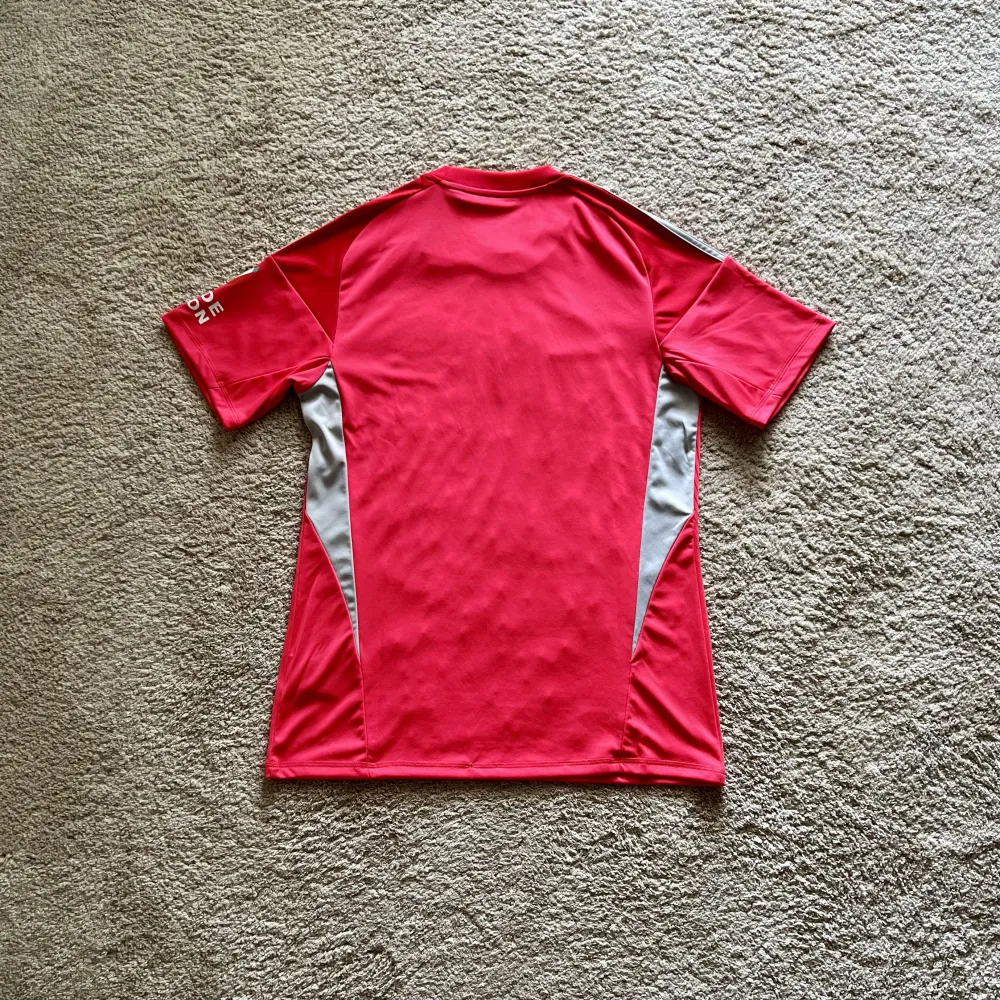 Rear view of Aston Villa 2025/26 Adidas GK 3 Goalkeeper Shirt (Betano) - Men's Medium