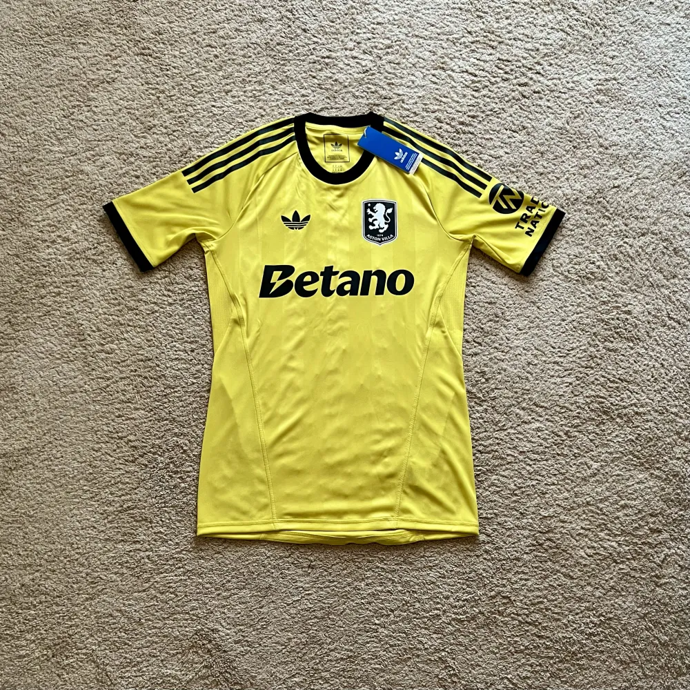 Front view of Aston Villa 2025/26 Adidas GK 6 Goalkeeper Shirt (Betano) - Men's Medium