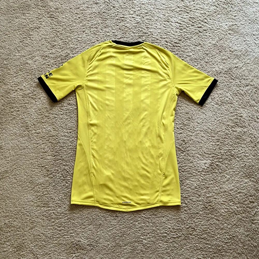 Rear view of Aston Villa 2025/26 Adidas GK 6 Goalkeeper Shirt (Betano) - Men's Medium