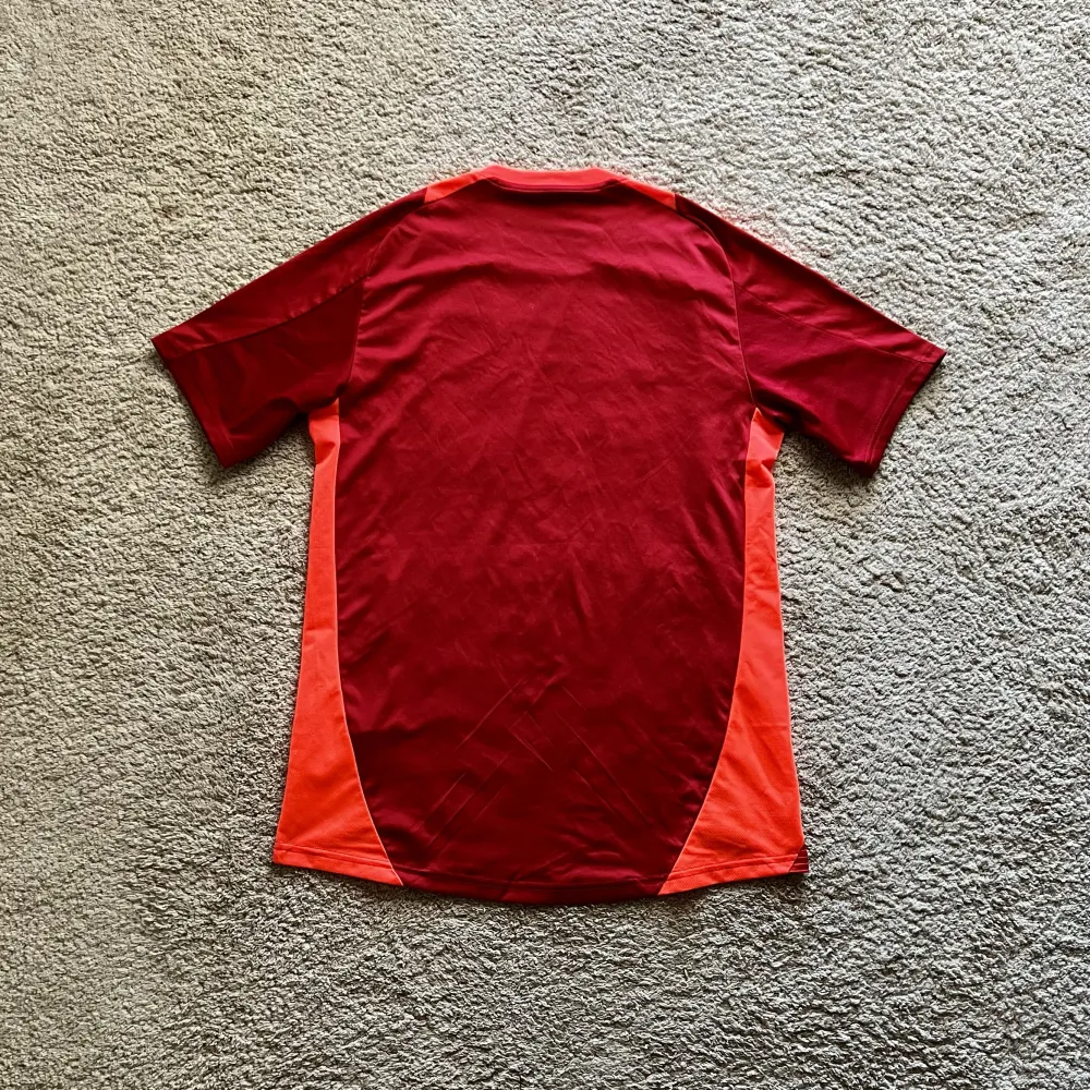 Rear view of Aston Villa 2024/25 Adidas 4 Training Shirt - Men's Medium